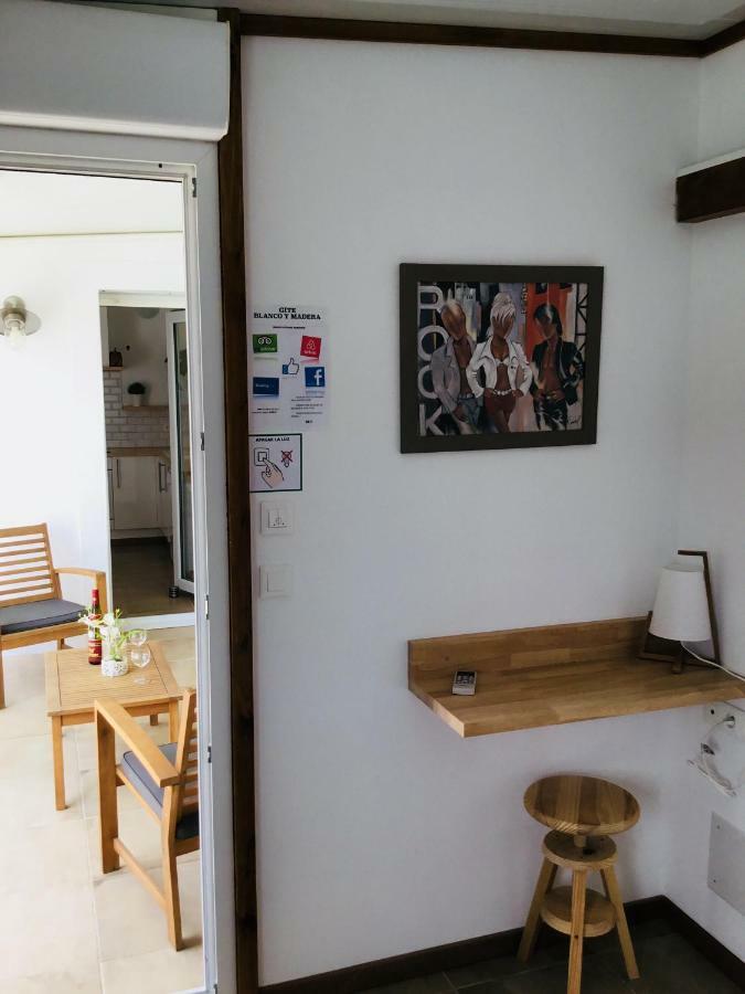 Gite Blanco Y Madera ナルボンヌ エクステリア 写真